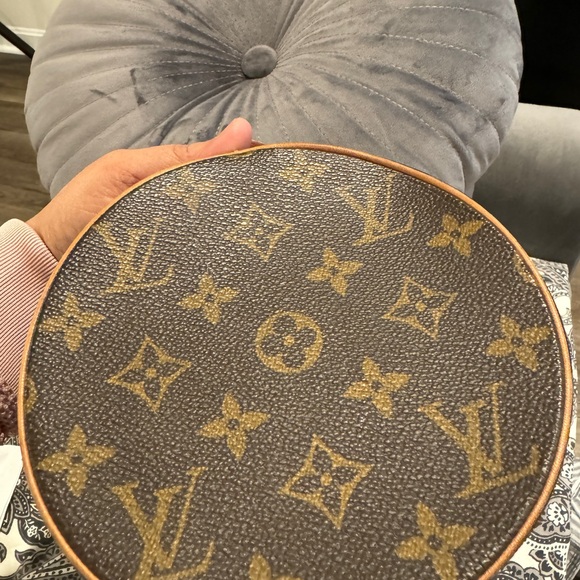 ****** S. O. L. D. *******
Louis Vuitton Papillon 30 Monogram - Picture 7 of 10